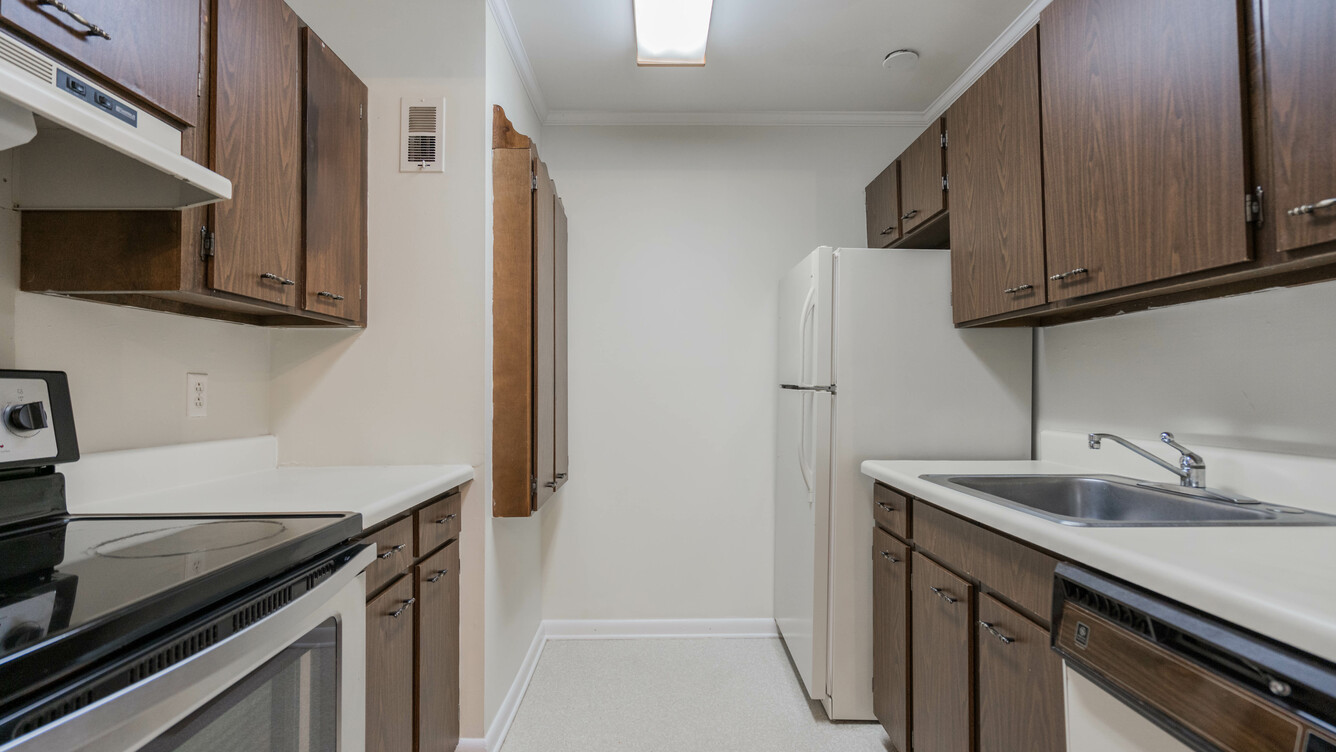 Ivy Garden Apartments VA Welcome Home RMP06133 